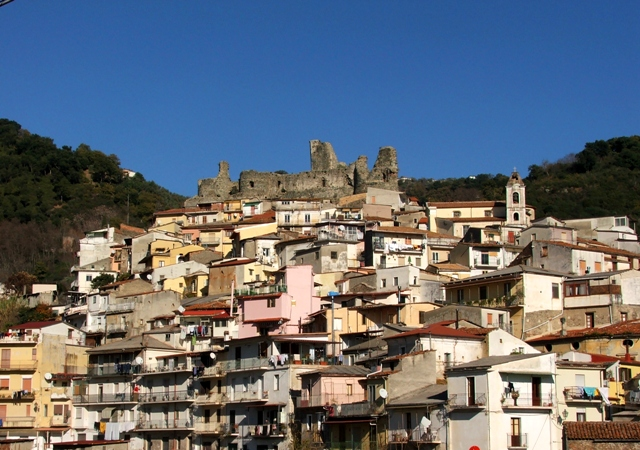Lamezia Terme centro storico: ruderi castello